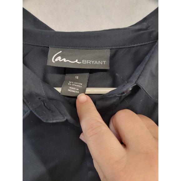 NWOT Lane Bryant Black Structured Collared Button Down Blouse, Sz 18 - Picture 2 of 9